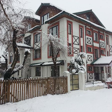 Royal Star Inn Srīnagar Buitenkant foto
