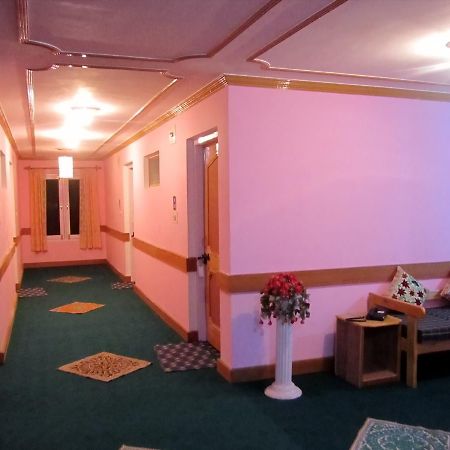 Royal Star Inn Srīnagar Buitenkant foto