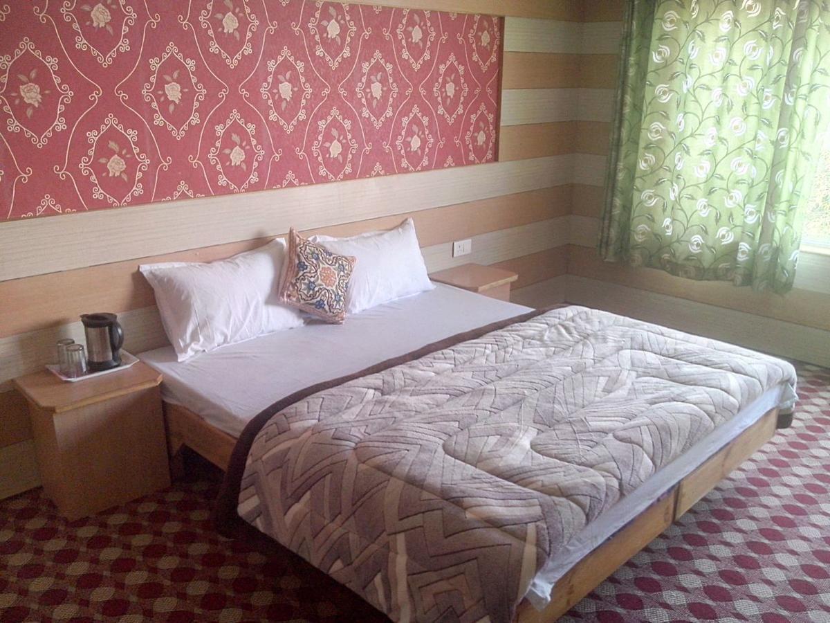 Royal Star Inn Srīnagar Buitenkant foto