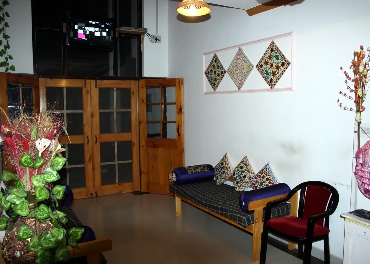 Royal Star Inn Srīnagar Buitenkant foto